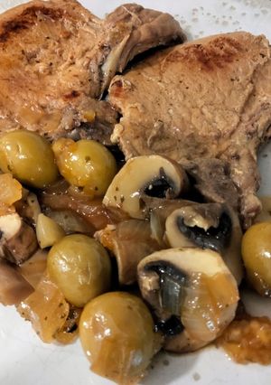 Foto principal de Chuletas sajoniadas 😝 con champiñones y olivas