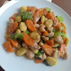 A picture of Capcay Ayam.