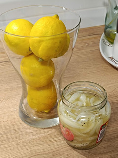 Una foto de Encurtido de cebolla con limón