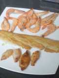 Gambas cocidas con chipirones fritos