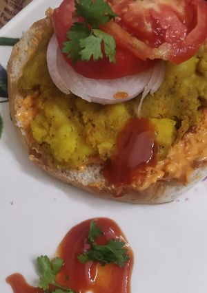 कलरफुल बर्गर (colorful burger recipe in Hindi) रेसिपी मुख्य फोटो