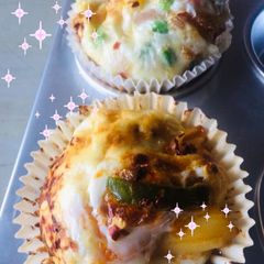 A picture of Veggie bread egg muffins.