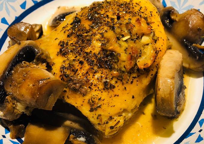 Baked Chicken with Mushrooms 🍄In White Wine 🍷
