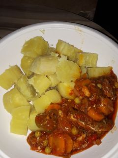 Dankalin hausa da sauce din sardine ainihin hoton girkin