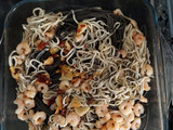 Espaguetis negros con gambas y gulas
