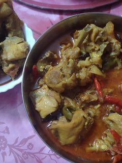 চিকেন এর লাল ঝোল (chickener laal jhol recipe in Bengali) রেসিপির প্রধান ছবি