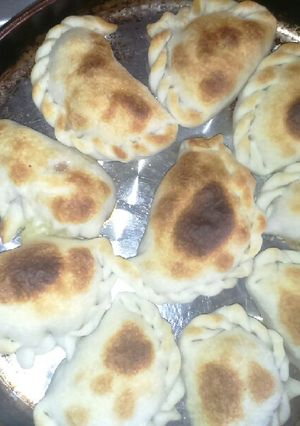 Una foto de Empanadas de carpincho diablo y comunes