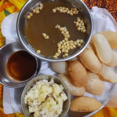 Pani puri A picture of Pani puri.
