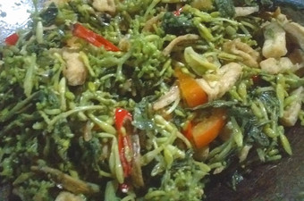 Langkah Mudah untuk Menyiapkan Tumis bunga pepaya dengan tahu dan teri yang Bikin Ngiler