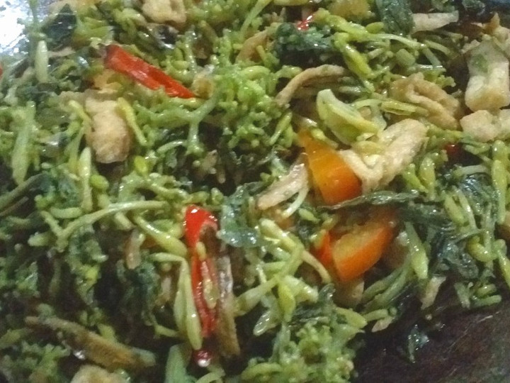 Langkah Mudah untuk Menyiapkan Tumis bunga pepaya dengan tahu dan teri yang Bikin Ngiler