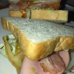 A picture of Sándwich con tocineta🥪.