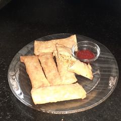 A picture of Veg.spring roll.