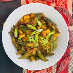 A picture of Okra and panner masala (bhindi & panner).