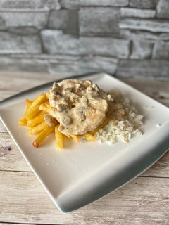 Tejszínes gombás csirkemell ☺️ recept fotója