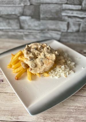 Tejszínes gombás csirkemell ☺️ recept fotója