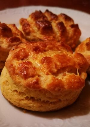 Kukoricás, tepertős pogácsa recept fotója