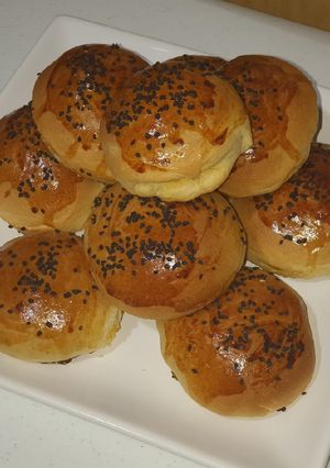Una foto de Bollos rellenos de salchicha enchipotlada