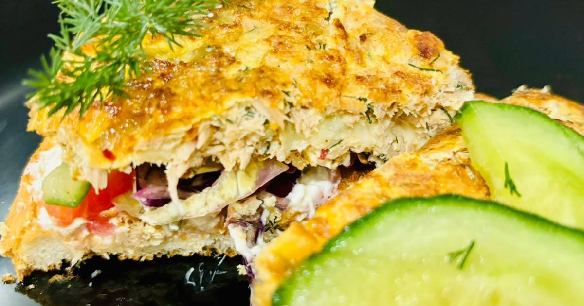 Omelette with canned tuna on toast Recipe by ALEX xx 🇬🇧🇱🇹 Cookpad