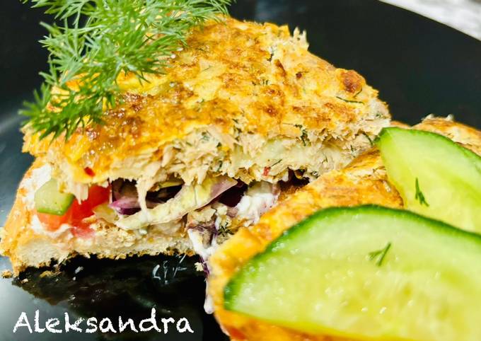 Omelette with canned tuna on toast Recipe by ALEX xx 🇬🇧🇱🇹 - Cookpad