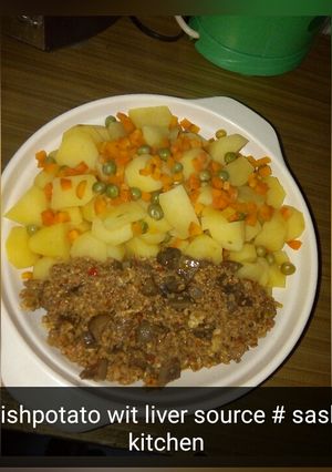 A picture of Garnish potato with liver source.