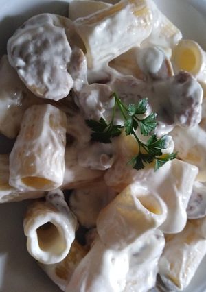 Foto di Mezze maniche funghi, mascarpone e salsiccia