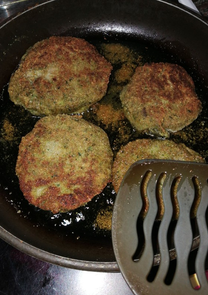 Una foto de Hamburguesa de brócoli y boletus