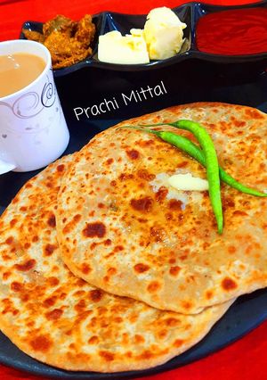 मूली का स्टफ्ड पराठा (mooli ka stuffed paratha recipe in Hindi) रेसिपी मुख्य फोटो