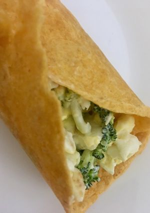 A picture of Eggs Broccoli Wrap.