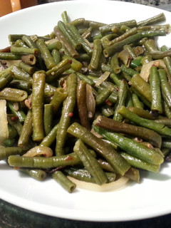 A picture of Long Green Beans with Lentils.