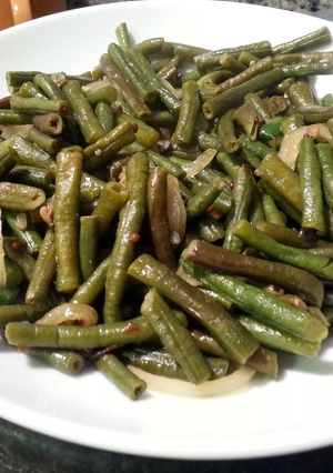 A picture of Long Green Beans with Lentils.