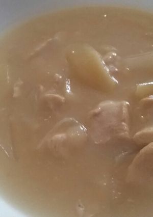 Una foto de Pollo a la manzana en salsa cremosa de champiñones