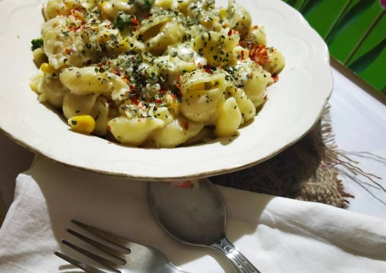 White sauce Conchiglie Shell pasta