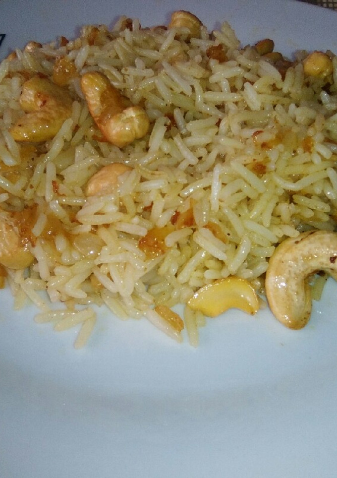 Una foto de Arroz con especias y anacardos