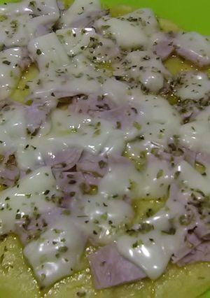 Una foto de Pizza de harina de arroz sin gluten