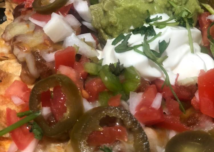 Nachos con chili, pico de gallo y queso (como los de Foster Hollywood)