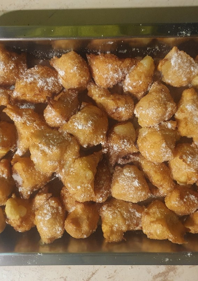 Una foto de Buñuelos rellenos de crema