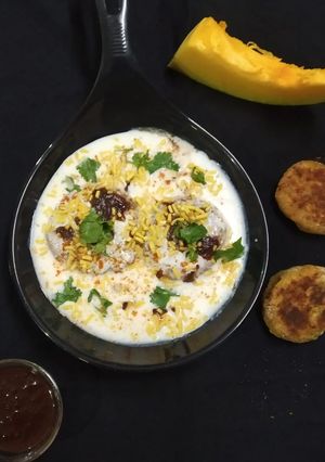 A picture of Pumpkin tikki chaat.