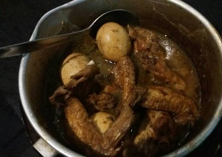 Resep Semur ayam dan telur oleh Asheld_rifky - Cookpad