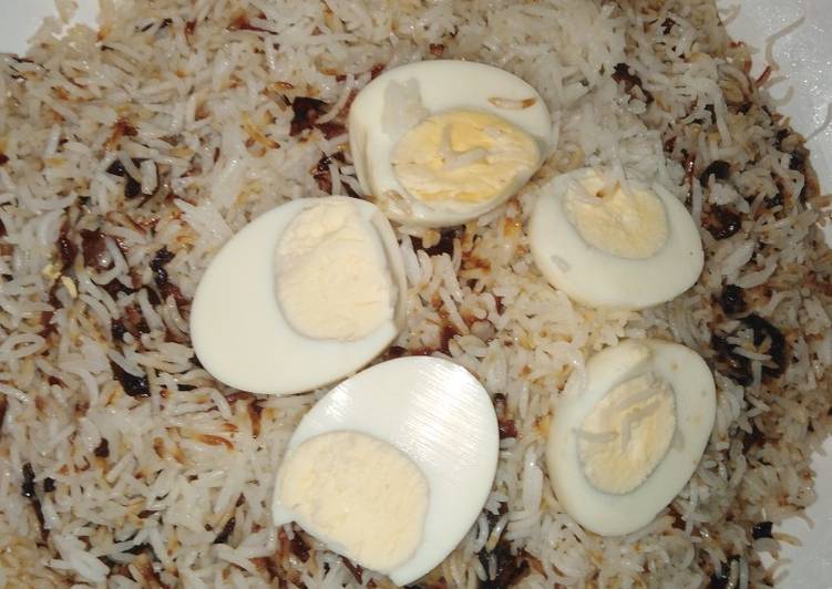 Recipe of Any-night-of-the-week Rice with fried onions and eggs.. #endyearchallenge