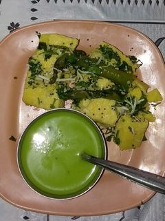 ढोकला (dhokla recipe in Hindi) रेसिपी मुख्य फोटो