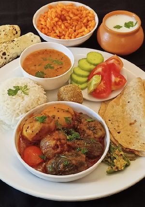 ભરેલાં વેજિટેબલ્સ (Stuffed Vegetables Recipe In Gujarati) રેસીપી મુખ્ય ફોટો
