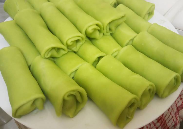 Resep masakan Dadar Gulung Pandan | Bahan Membuat Dadar Gulung Pandan Yang Bisa Manjain Lidah