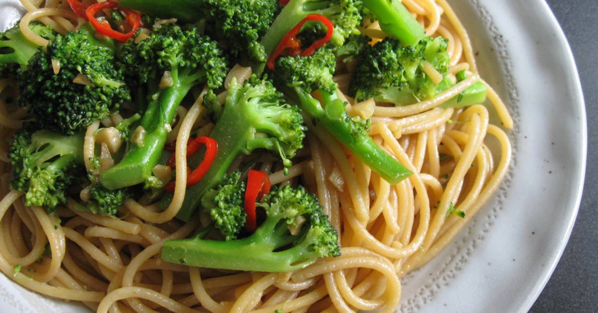 Garlic, Chilli & Soy Sauce Spaghetti with Broccoli Recipe by Hiroko