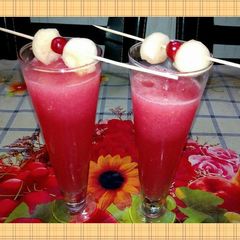 A picture of Chill with this bright and cool red queen mocktail!.