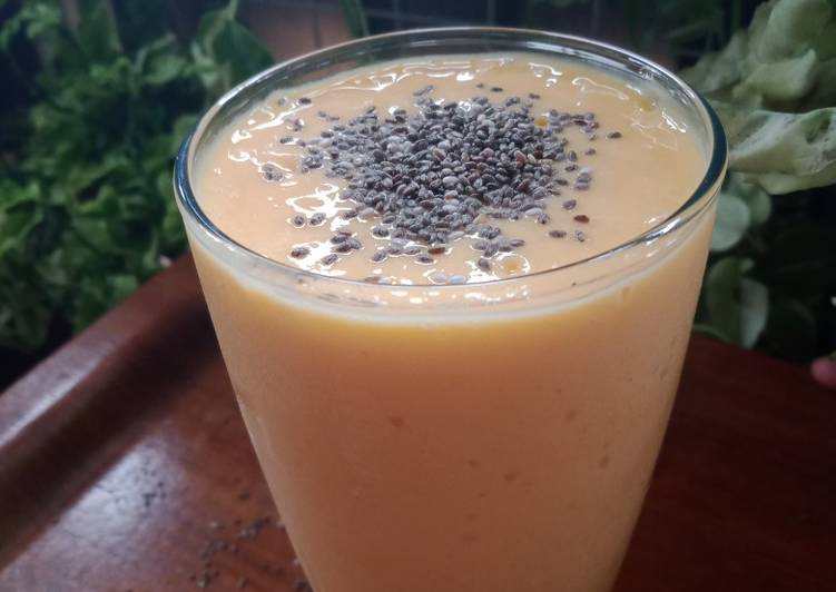Simple Mango Smoothie - without yoghurt and banana