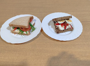 Una foto de Sándwich noche 🆚 Día 😋😋🤪