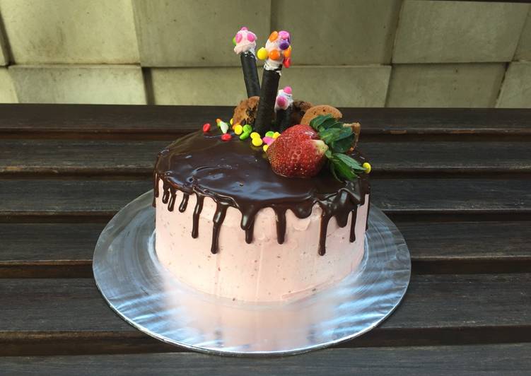 Cake with chocolate ganache