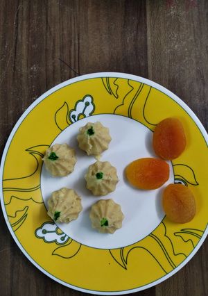 एप्रीकॉट मोदक रेसिपी मुख्य फोटो
