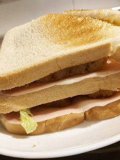 Una foto de Sándwich 3 plantas 😁