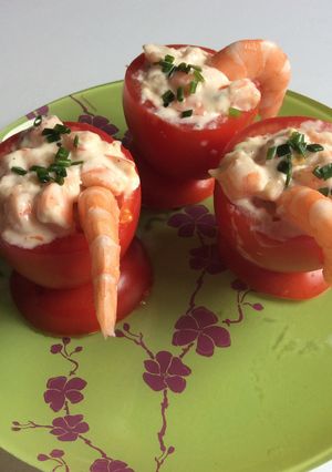 Une photo de Tomates aux crevettes mayonnaise